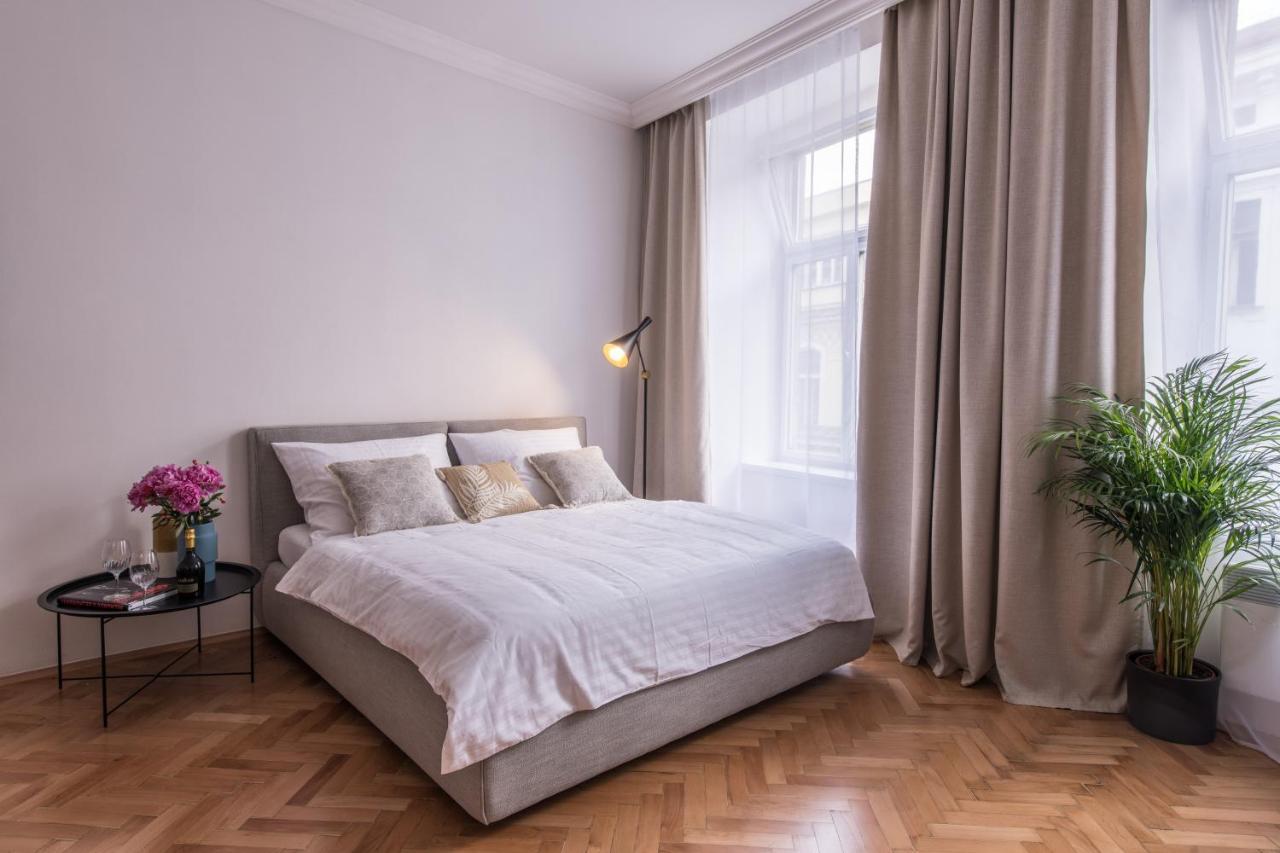 New Design Apt - Central Location Wenceslas Square Prag Exteriör bild