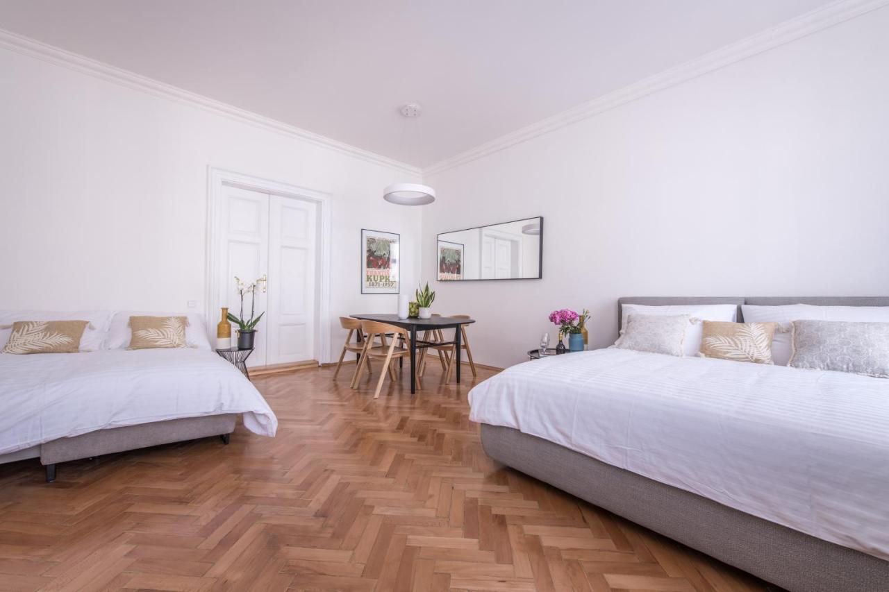 New Design Apt - Central Location Wenceslas Square Prag Exteriör bild