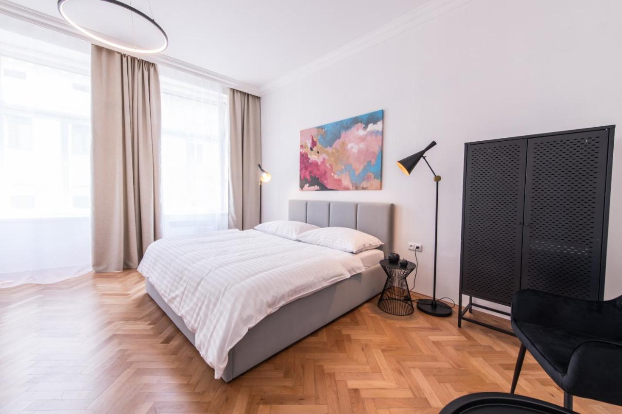 New Design Apt - Central Location Wenceslas Square Prag Exteriör bild