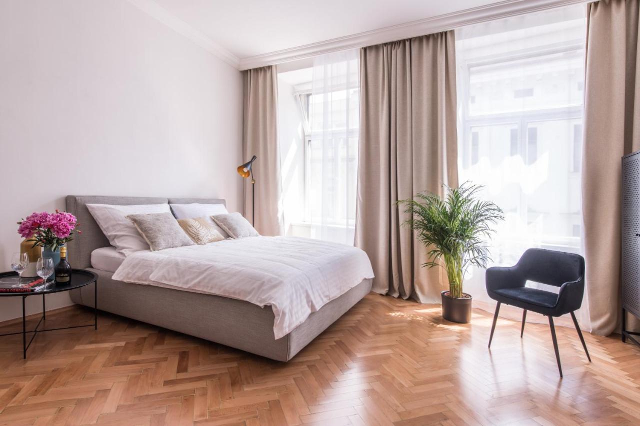 New Design Apt - Central Location Wenceslas Square Prag Exteriör bild