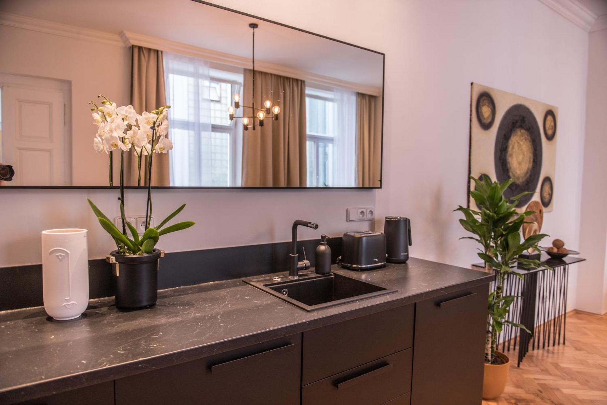New Design Apt - Central Location Wenceslas Square Prag Exteriör bild